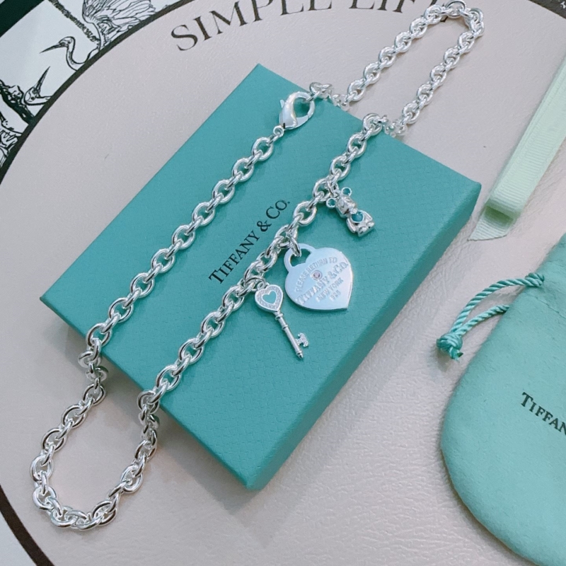 T*f*ny necklaces